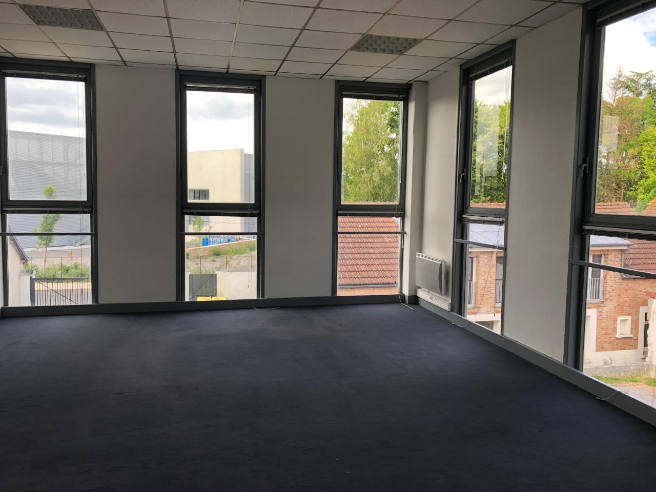 Local d'activité Les Loges-en-Josas 2323m² Location local d'activité Les Loges-en-Josas Yvelines OLACT2001498 4